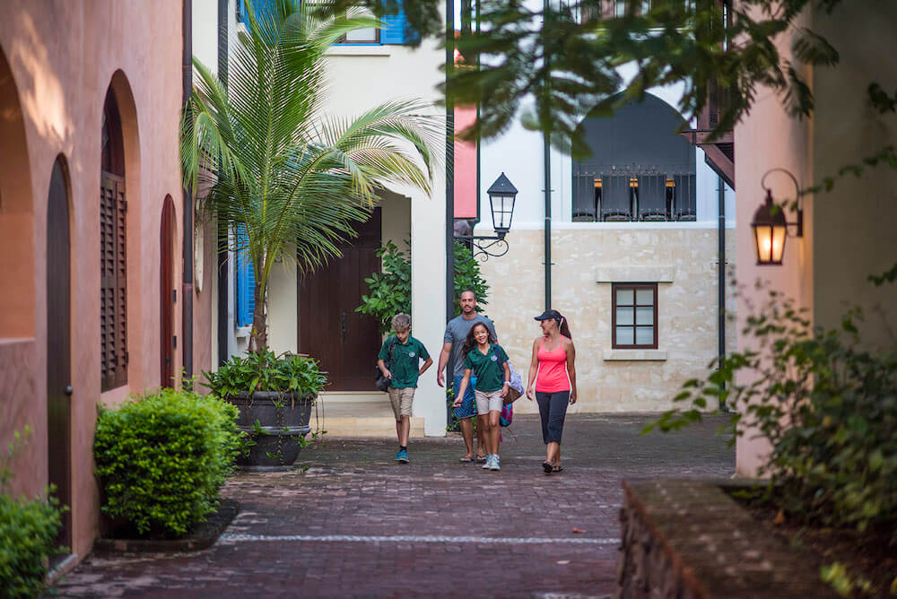 Plaza Danta and the paseos
